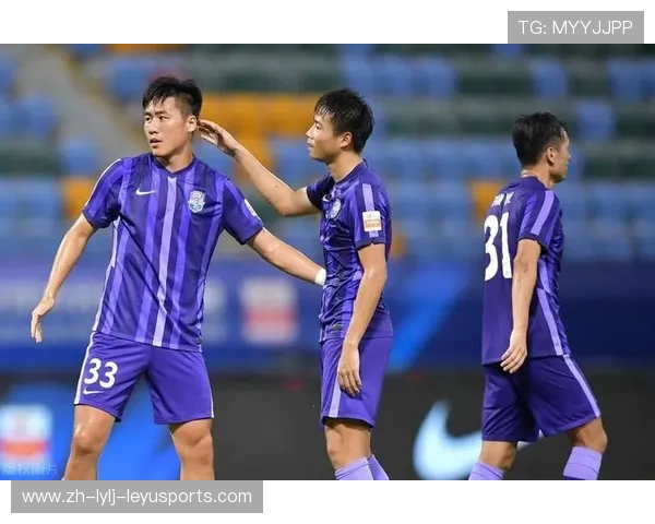 关键镜头回放肯帕努右路突破下底小角度传中直奔边网